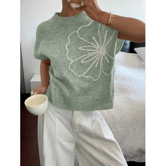 Mint Green Knit Muscle Top Textured Floral Appliqué - Picture 7 of 8